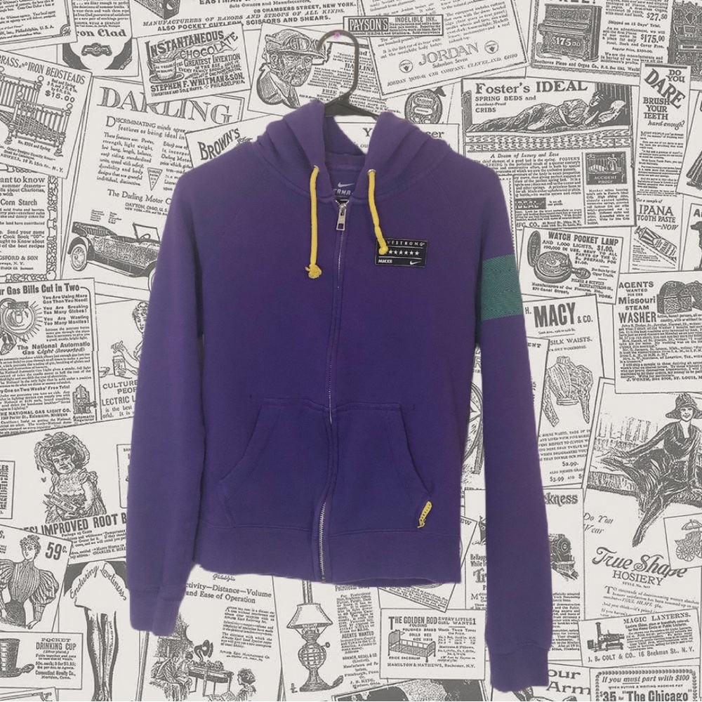 Women’s Nike Live Strong Zip Hoodie - Small